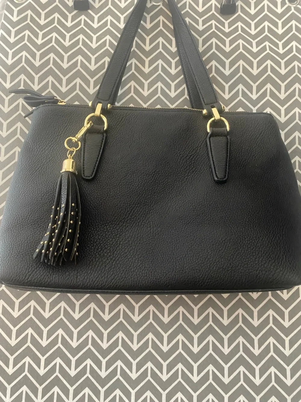 Black Handbag As Shown Excel. Cond.